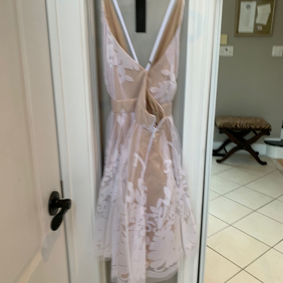 Woman's party dress - Picture 4 of 6